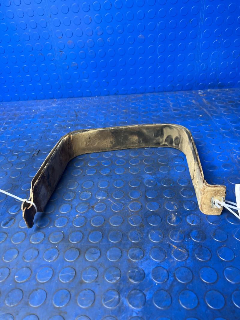 2000 GMC Sierra 1500 Fuel Tank Strap