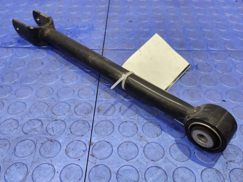 2013 Chrysler 300 Lower Control Arm Rr