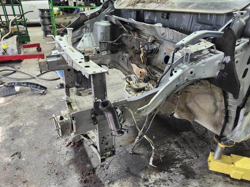 2014 Nissan Versa Radiator Support