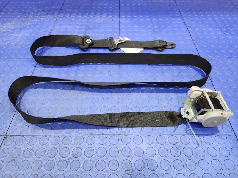 2013 Chrysler 300 Rear Seat Belt