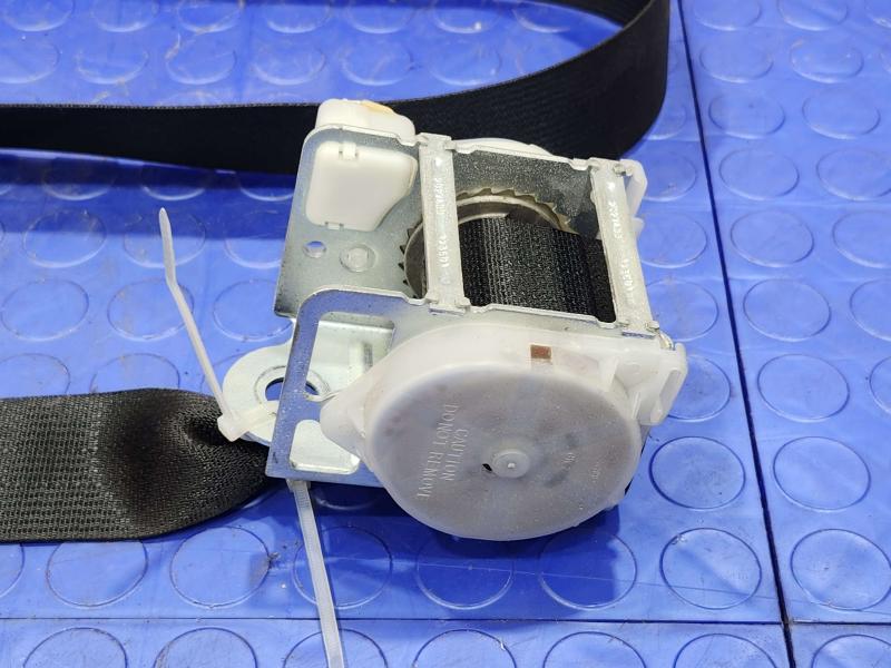 2013 Chrysler 300 Rear Seat Belt
