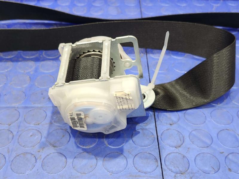 2013 Chrysler 300 Rear Seat Belt