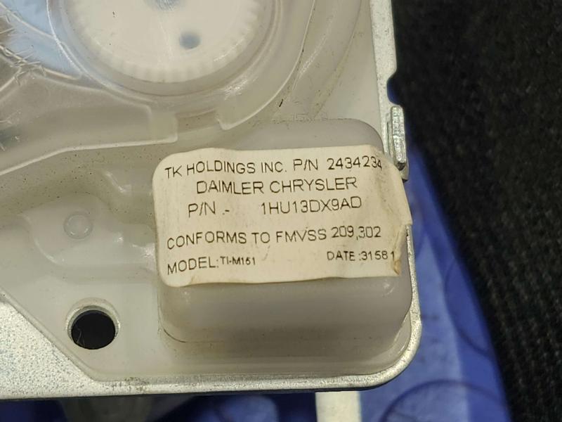 2013 Chrysler 300 Rear Seat Belt