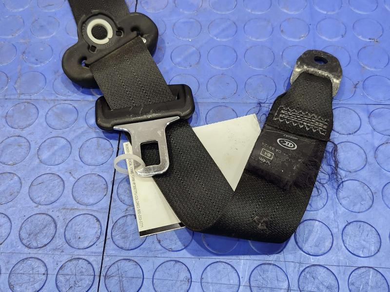 2013 Chrysler 300 Rear Seat Belt