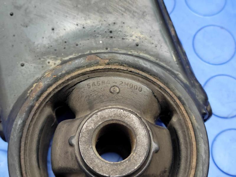 2013 Hyundai Santa Fe Lower Control Arm Front