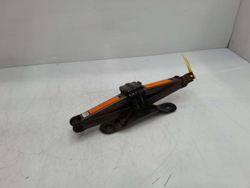 2016 Nissan Frontier Jack Assembly