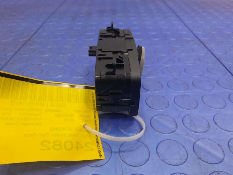 2015 BMW 328i Headlight Switch (Dash Mtd)