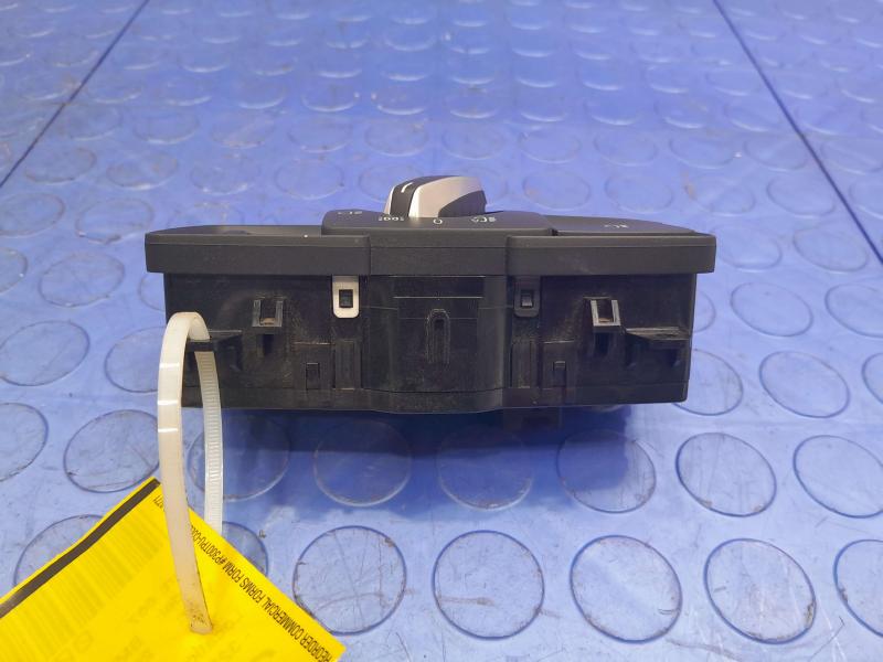 2015 BMW 328i Headlight Switch (Dash Mtd)