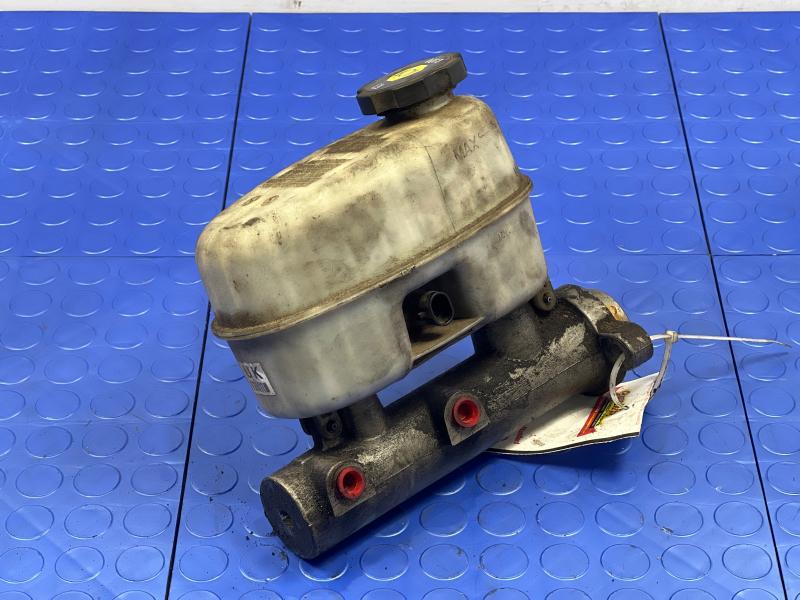 2003 Chevrolet Silverado 2500 Master Cylinder