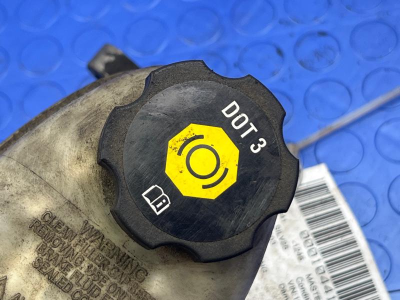 2003 Chevrolet Silverado 2500 Master Cylinder