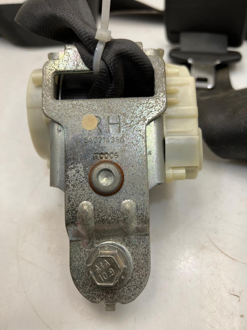 2011 Hyundai Sonata Rear Seat Belt
