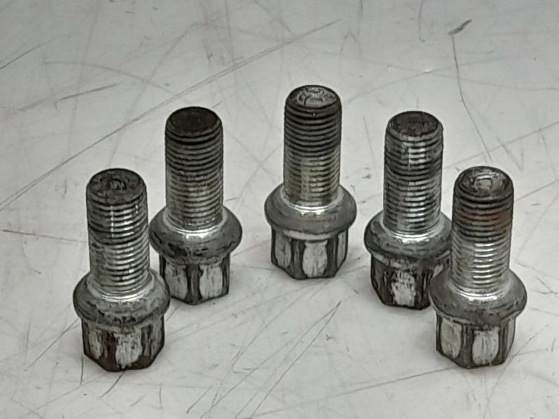 2012 Volkswagen Jetta Lug Nuts