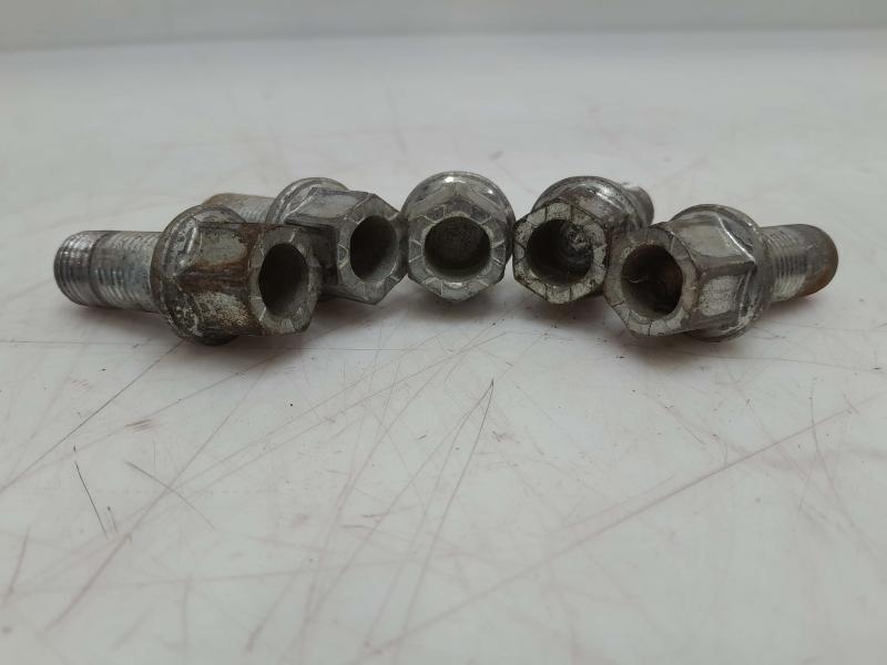 2012 Volkswagen Jetta Lug Nuts