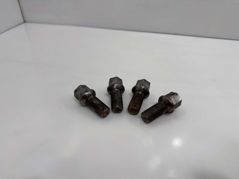 2012 Volkswagen Jetta Lug Nuts
