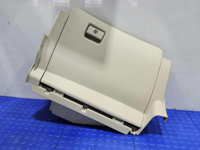 2015 Nissan Murano Glove Box