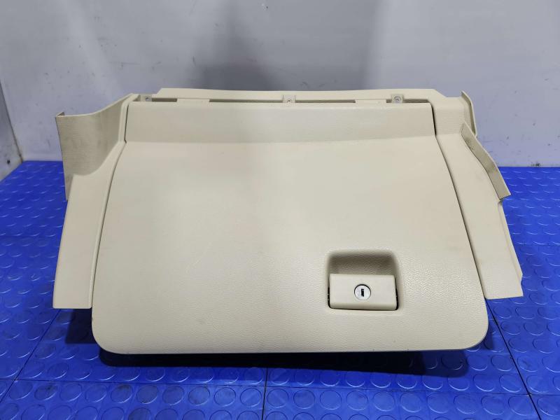 2015 Nissan Murano Glove Box