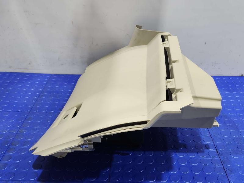 2015 Nissan Murano Glove Box