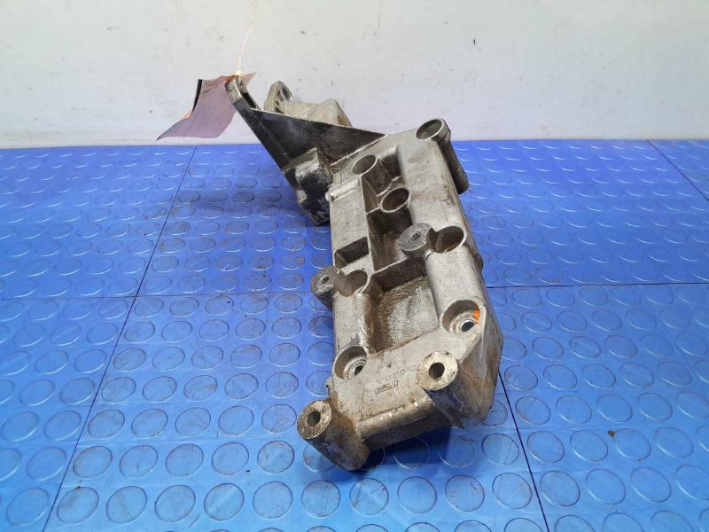 2000 Volvo S80 A/C Compressor Bracket