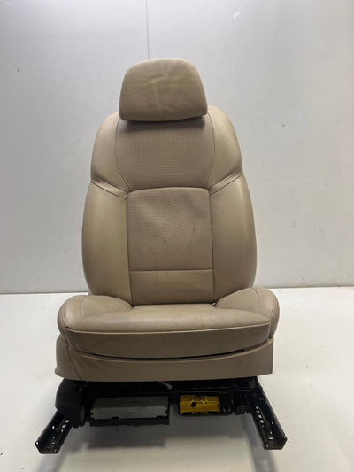2011 BMW 750i Front Seat