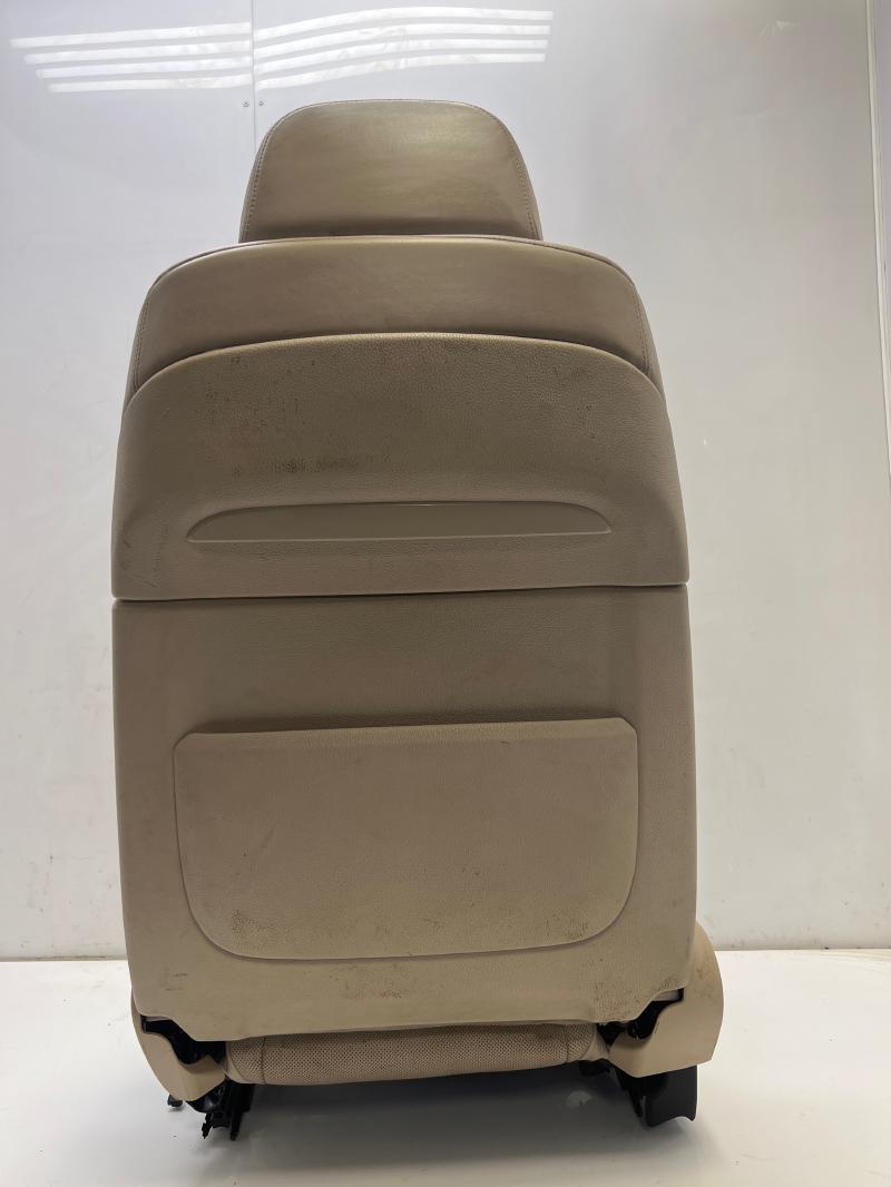 2011 BMW 750i Front Seat