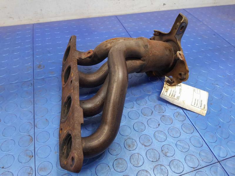 2010 Toyota Corolla Exhaust Manifold