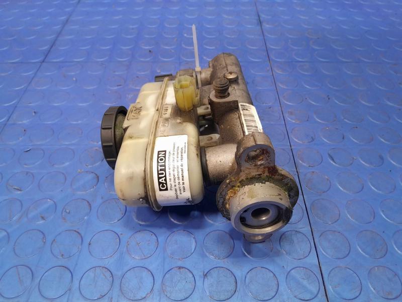 2005 Ford Explorer Master Cylinder