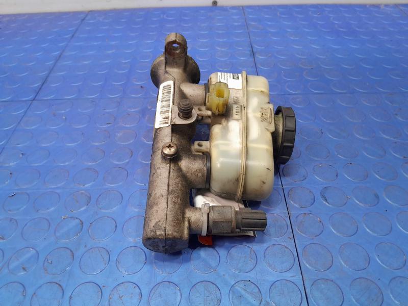 2005 Ford Explorer Master Cylinder