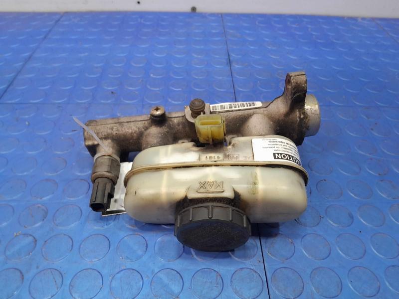 2005 Ford Explorer Master Cylinder