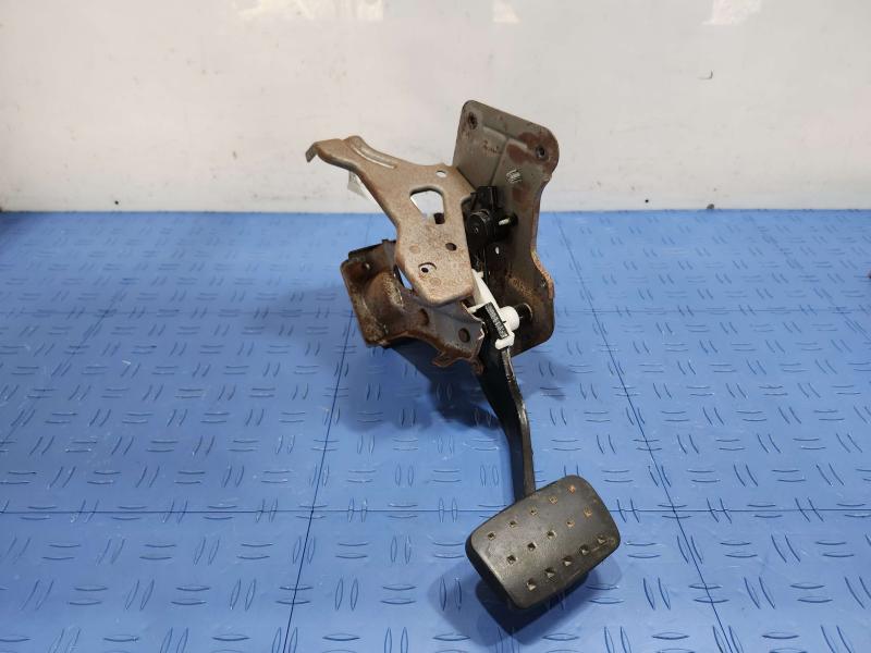 2017 GMC Acadia Brake Pedal