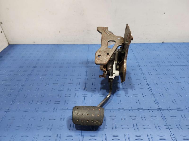 2017 GMC Acadia Brake Pedal