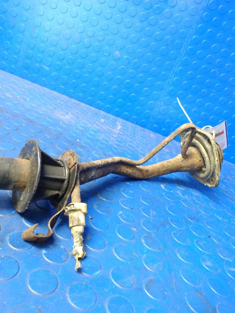 2005 - 2011 Ford Crown Victoria Fuel Filler Neck Assembly OEM 8W7Z9034B