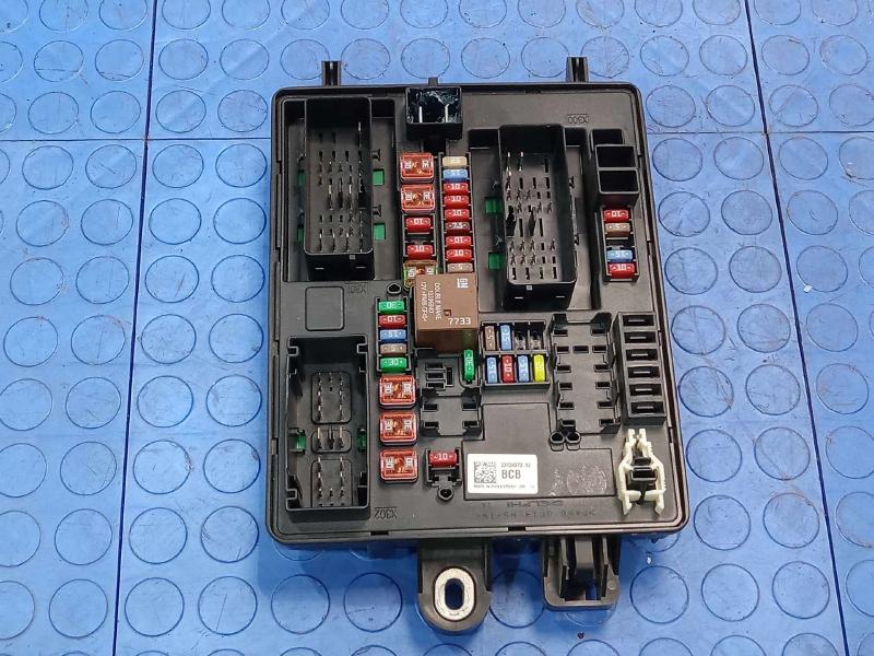 2014-2019 Cadillac CTS Body Wiring Harness Junction Block Genuine OEM 23134073