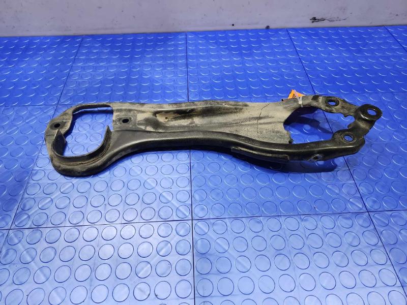 2021 Chrysler Voyager Lower Control Arm Rr