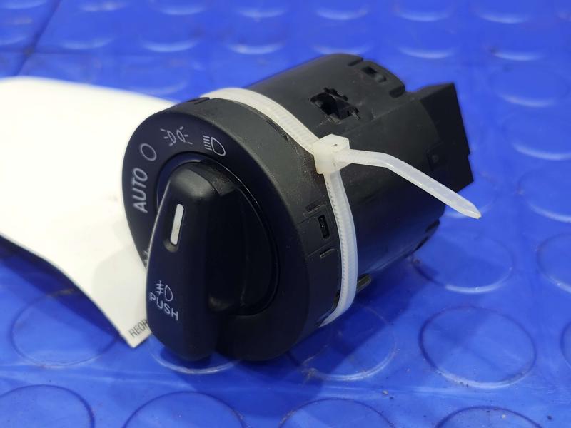 2017 Dodge Grand Caravan Headlight Switch (Dash Mtd)