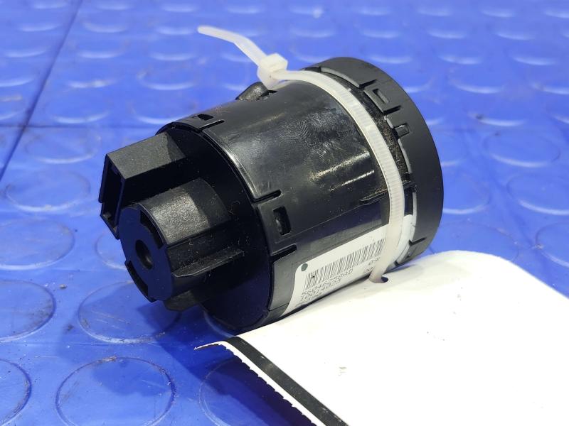 2017 Dodge Grand Caravan Headlight Switch (Dash Mtd)