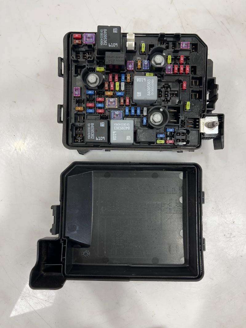 2021 Chevrolet Trailblazer Engine Fuse Box