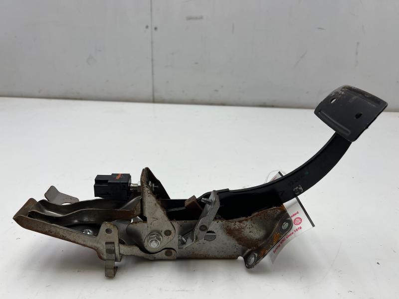 2005 - 2009 Subaru Legacy Outback Brake Pedal Assembly OEM