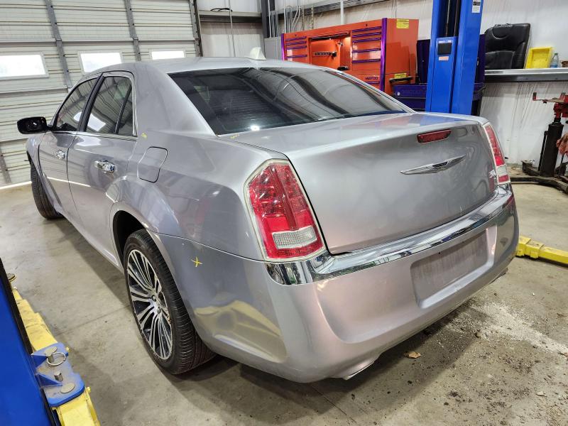 2013 Chrysler 300 Front Door Regulator