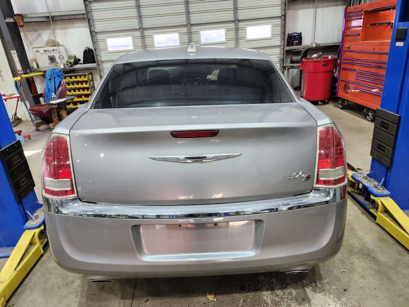 2013 Chrysler 300 Center Pillar