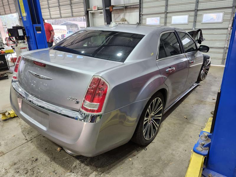 2013 Chrysler 300 Center Pillar