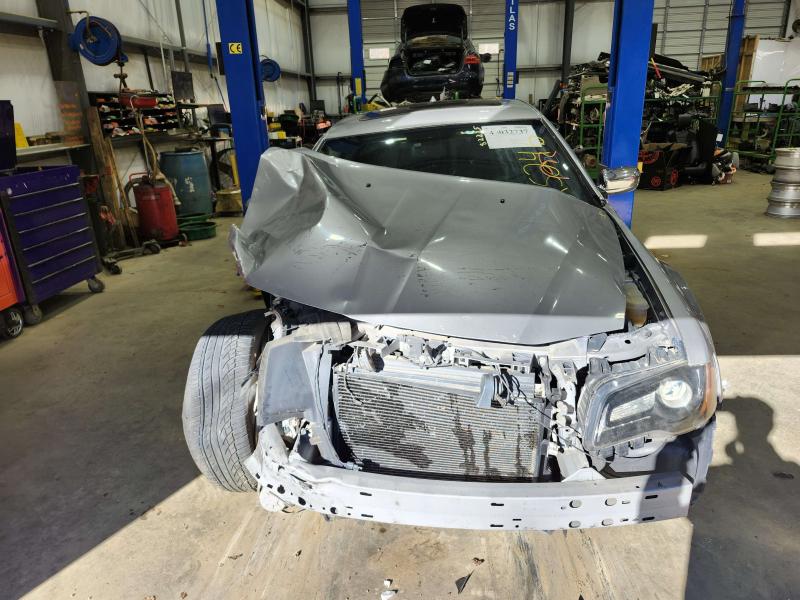 2013 Chrysler 300 Front Door Latch