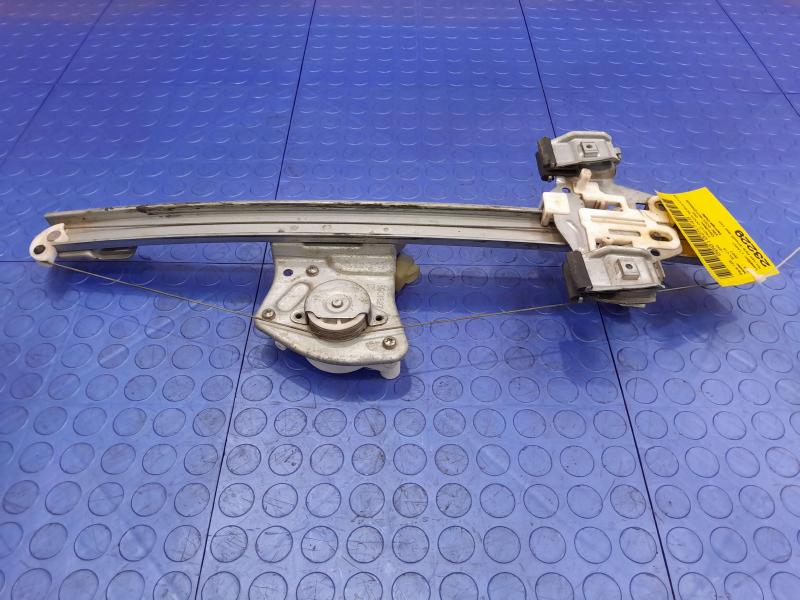 2007 Chevrolet Silverado 1500 Front Door Regulator
