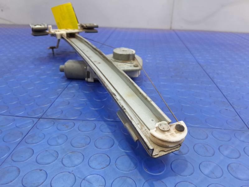 2007 Chevrolet Silverado 1500 Front Door Regulator