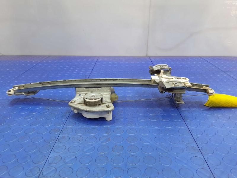 2007 Chevrolet Silverado 1500 Front Door Regulator