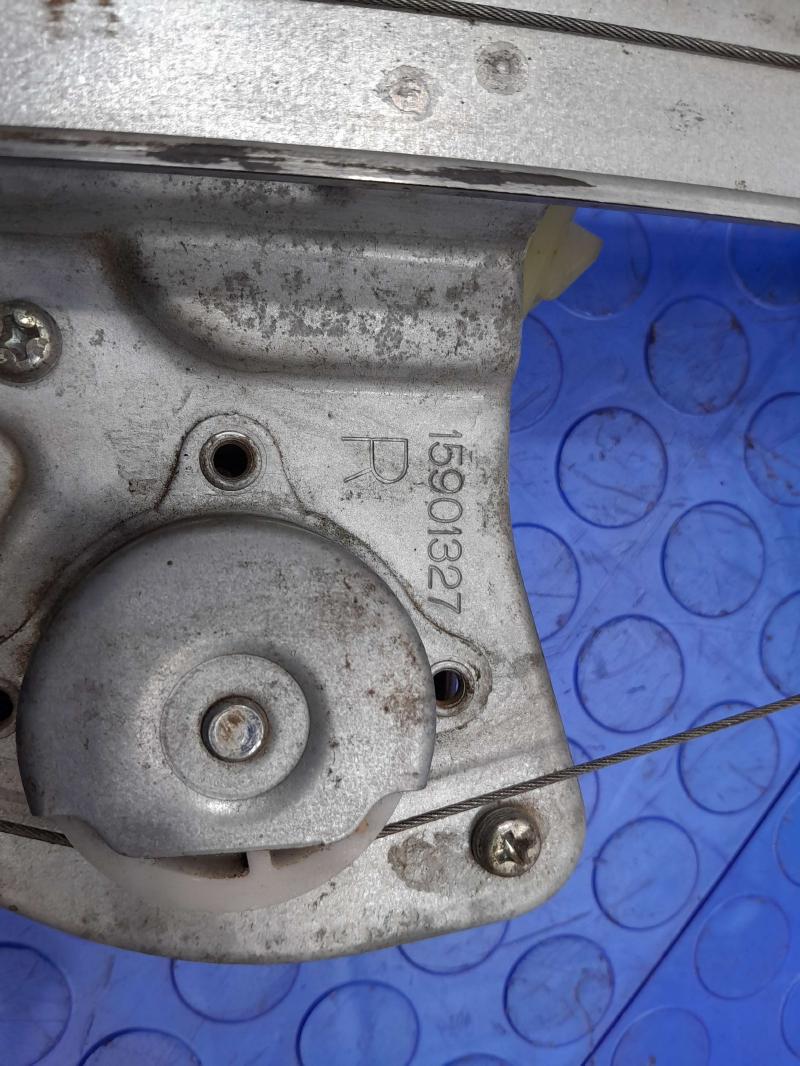 2007 Chevrolet Silverado 1500 Front Door Regulator
