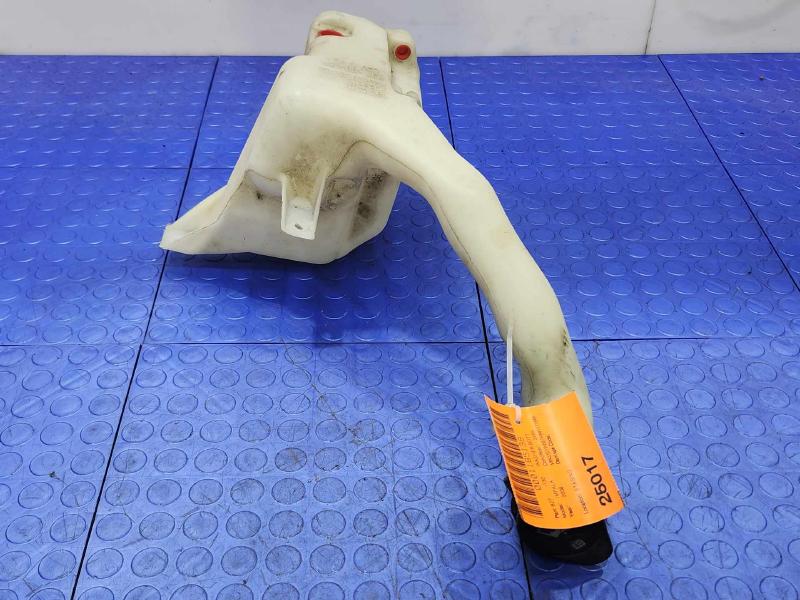 2009 Chevrolet Impala Washer Bottle