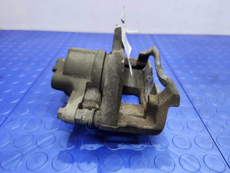 2009 Volkswagen Routan Caliper
