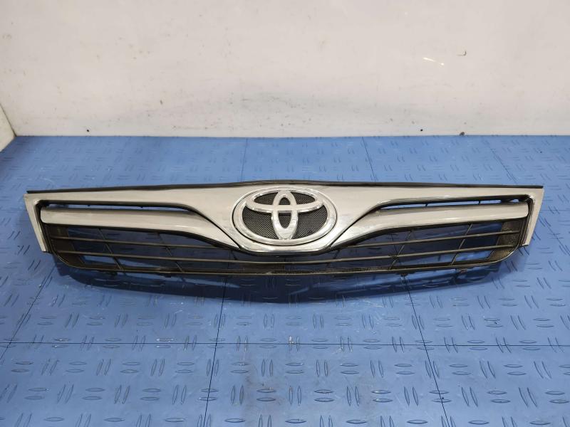 2013 Toyota Camry Grille