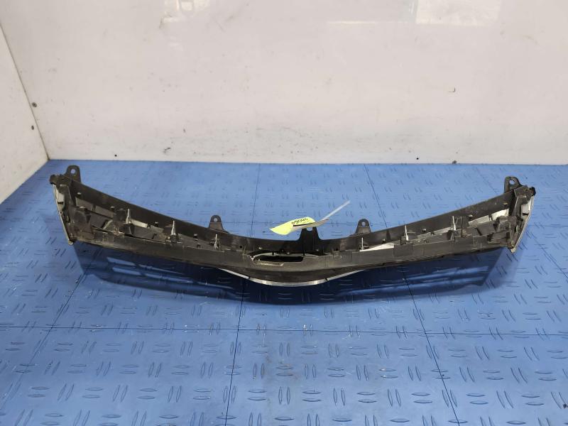 2013 Toyota Camry Grille