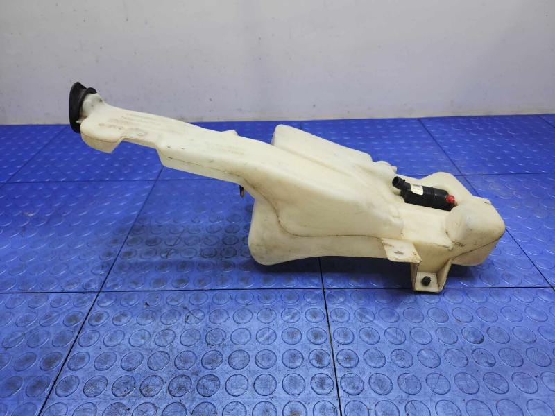 2005 Chevrolet Silverado 1500 Washer Bottle